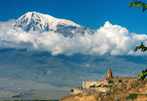 Photo, The sky, Valley, Mountains, Top, Mountain, Nature, Clouds, The slopes, Hill, Peak, Castle, Snow