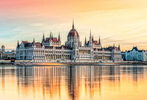 Budapest, Hungarian Parliament Building, evening, sunset, Danube river, Hun ...