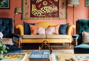 Glebe House, hotel, decorative mix in the sitting room, yellow sofa, pink walls