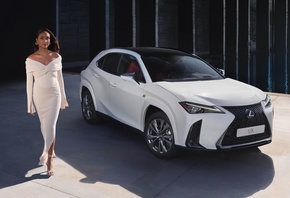 Lexus, Joy Crookes, Crossover, Lexus UX 250h, SUV