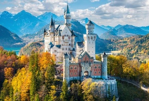 Neuschwanstein Castle, Southern Bavarian, Autumn, Germany