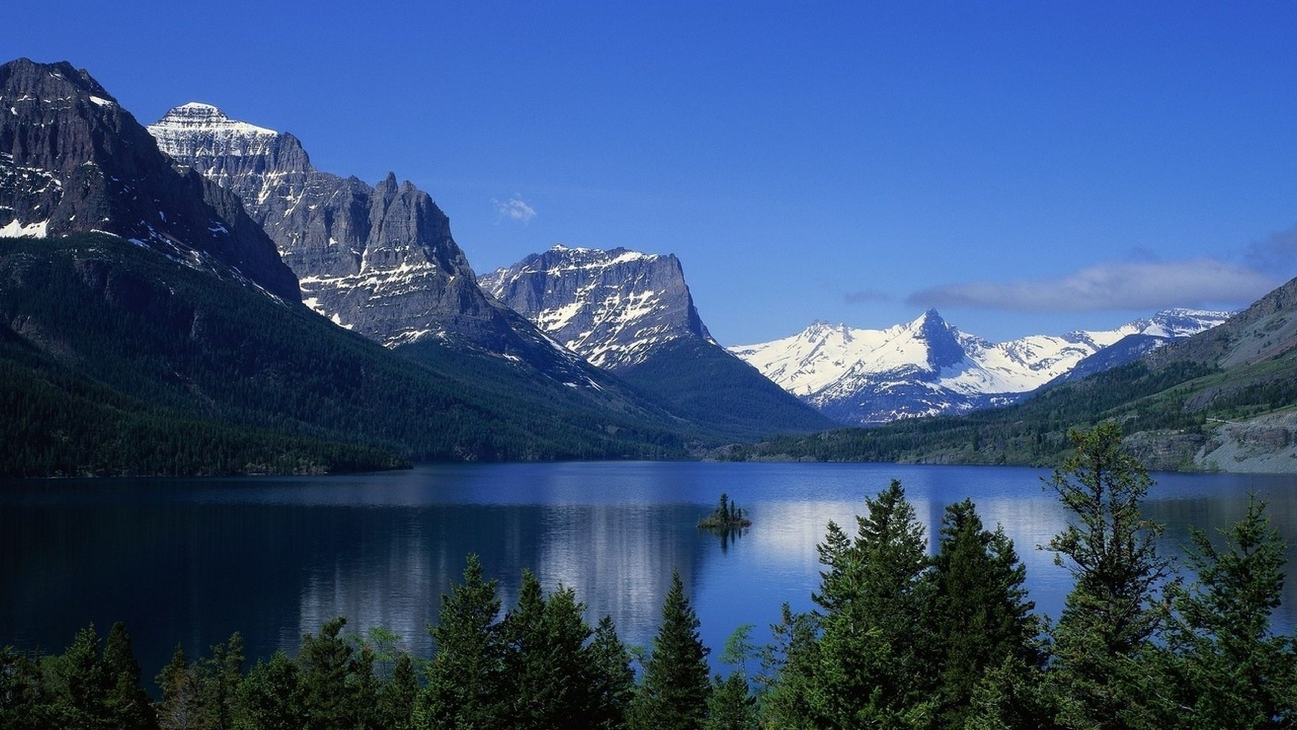 Озеро канада сканворд. Озеро в горах. Горное озеро. Природа горы озеро. Красивые пейзажи на рабочий стол.