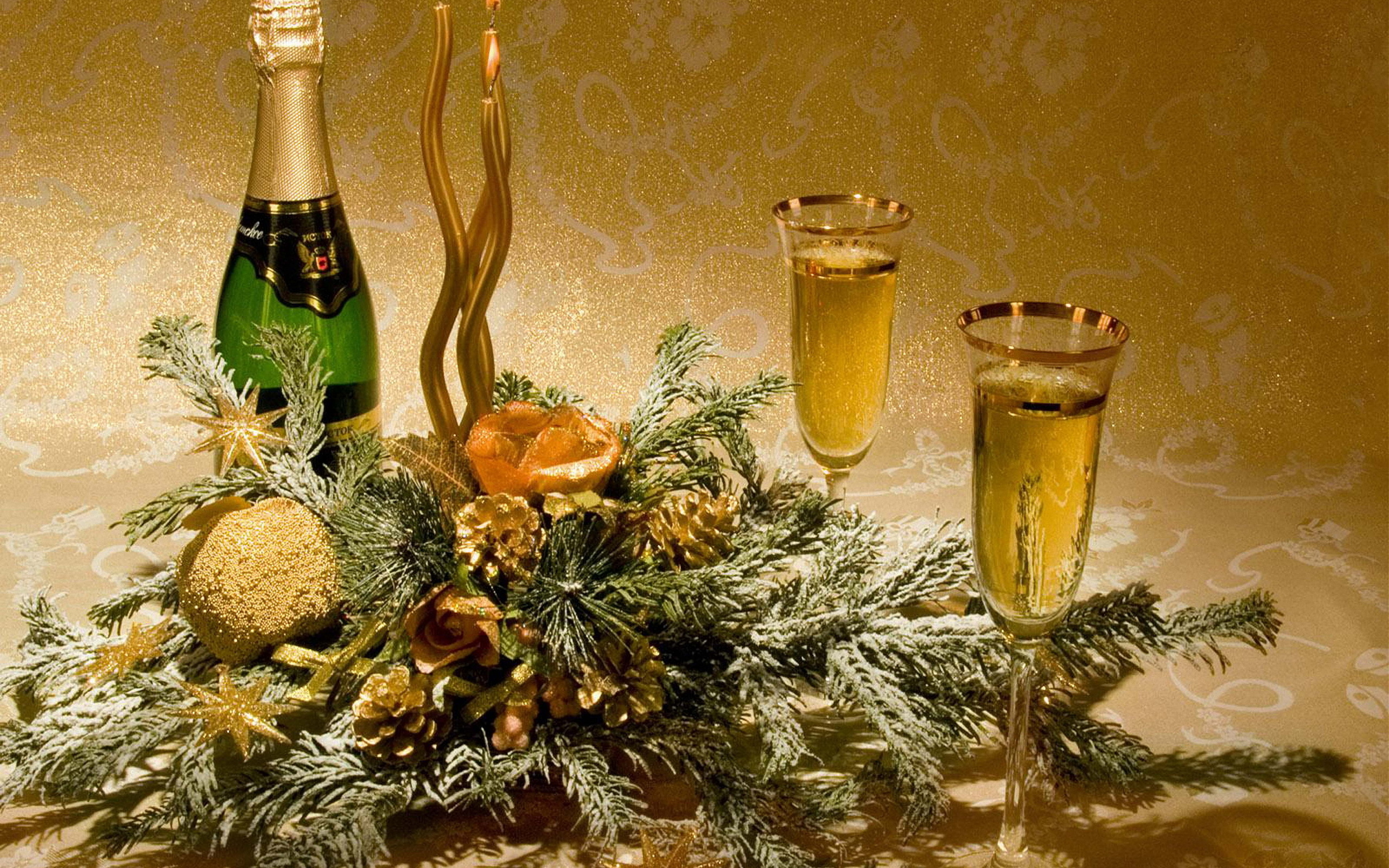Старый новый год красиво. Новогодний стол. Шампанское на новогоднем столе. Новогодние открытки с шампанским. Новый год шампанское елка.