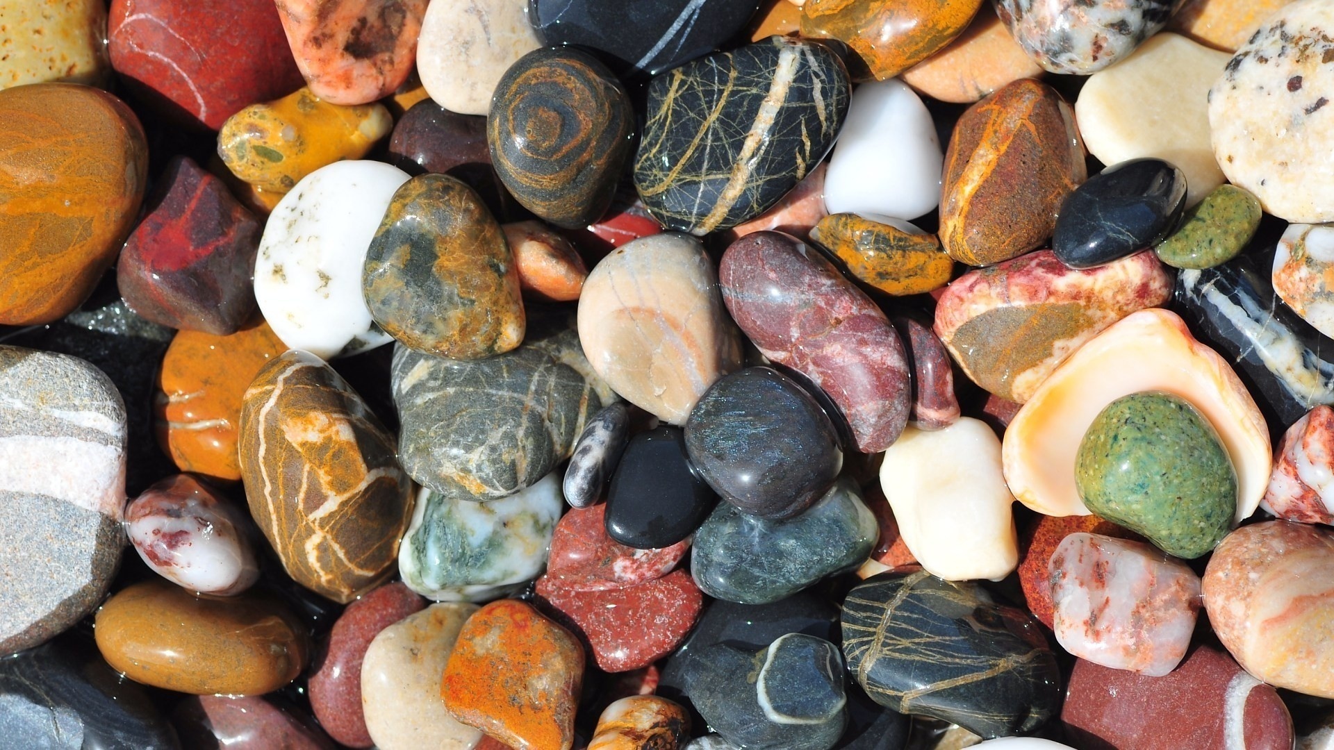 Обои на стол разные. Морская галька. Разноцветные камни. Разноцветная галька. Морские камешки.