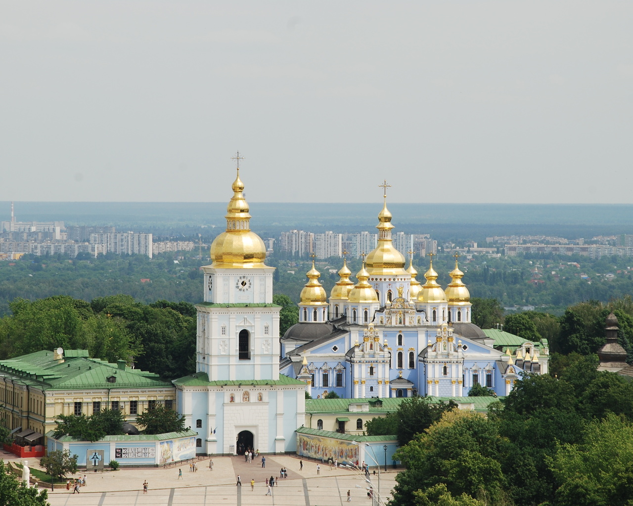 Ukraine. Михайловский Златоверхий монастырь. Михайловский Златоверхий собор в Киеве. Собор Архангела Михаила Михайловского Златоверхого монастыря Киев. Собор Михайловского Златоверхого монастыря.