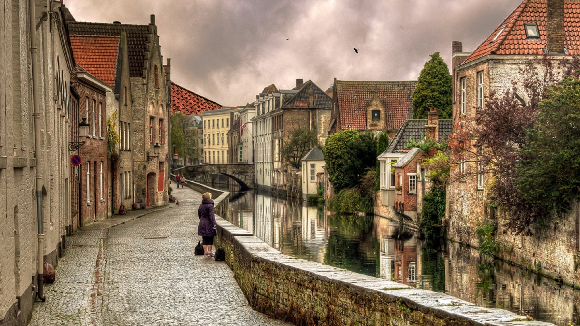 Старинные улочки италии. Картинки старинных городов. Иллюстрация средневековых улочек. Мощеные улочки европы. Восточная европа улочки италия.