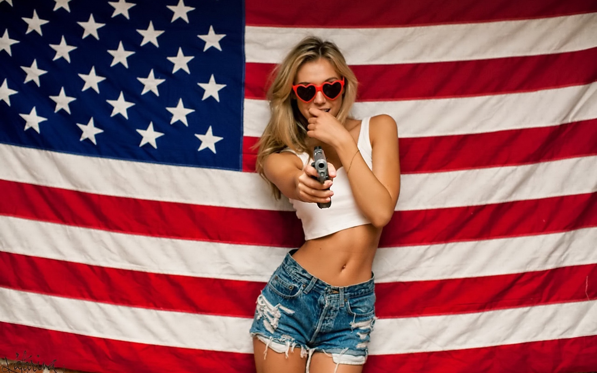 Usa герл. Бритни Спирс и американский флаг. Бритни Спирс флаг США. Американские девушки. Красивые американские женщины.