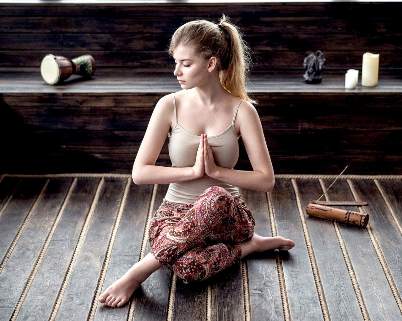 Медитация на гвоздях. Irina Popova модель.