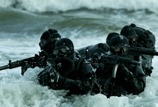 волны, группа, пловцы, маска, автоматы, море, оружие, Морской спецназ, акваланг, боевые