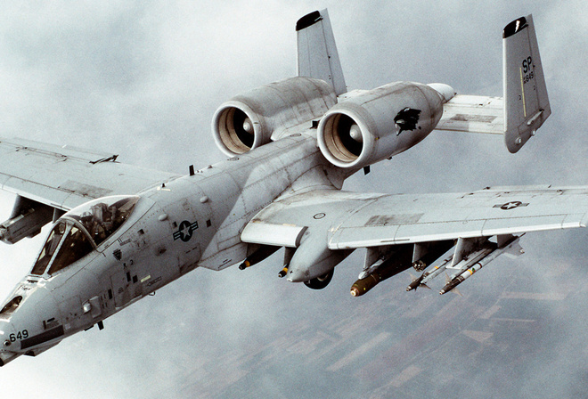 A10, Thunderbolt