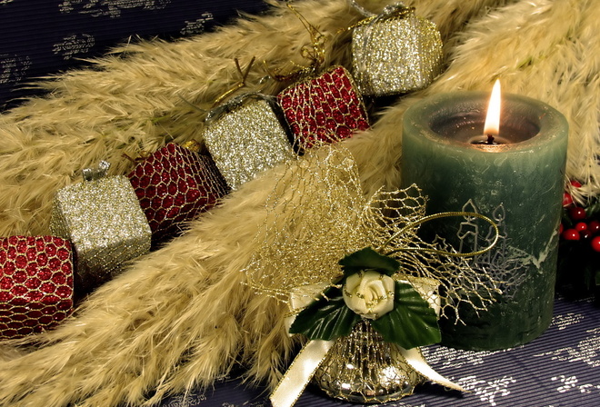 зеленый, кубики, елочные украшения, пламя, свеча, блеск, праздник, огонь, новый год, колокольчик