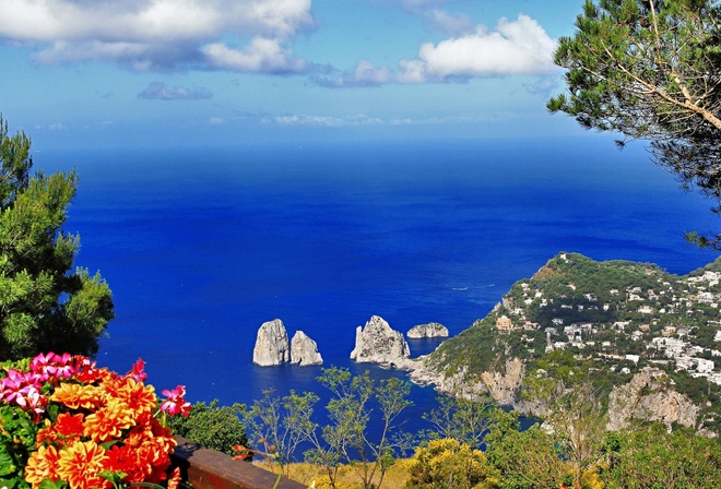 Италия, побережье, море, небо, облака, зелень, красота, лето, скалы, цветы