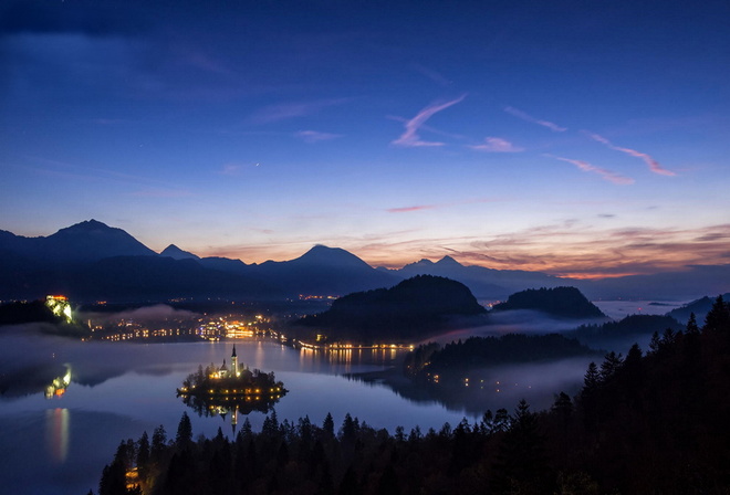 Словения, Бледское озеро, горы, озеро, остров, строения, огни, ночь, красота