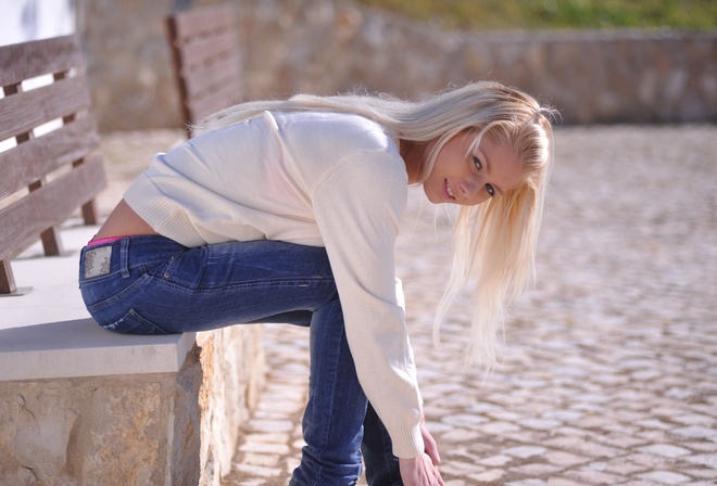 annely gerritsen, blonde, sexy girl, model, jeans, bluza