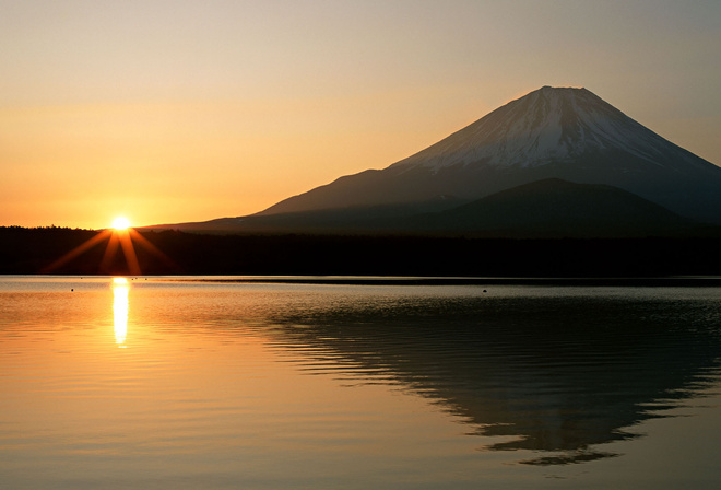 volcano, water, tree, lake, sky