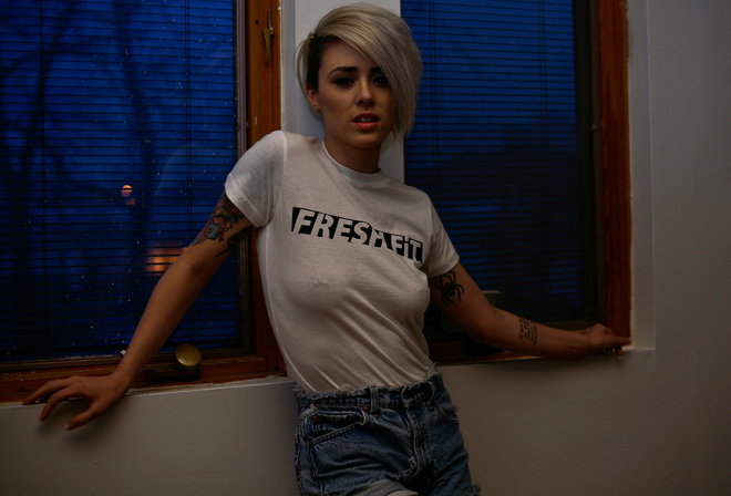 Alysha Nett, niples, blonde, t-shirt, shorts, model, girl, female, woman, tattoo, tattoos