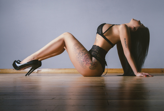 women, tanned, on the floor, wooden surface, tattoo, high heels, black lingerie, sitting, red nails, ass, sideboob
