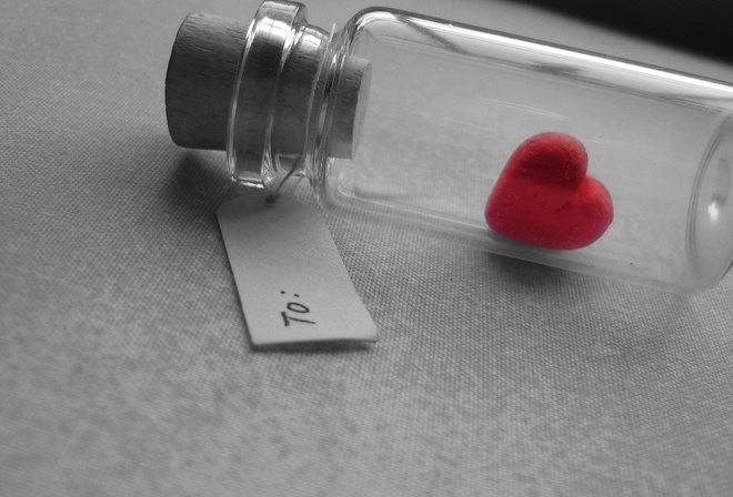 heart, caught, bottle