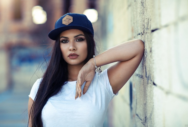 women, Alessandro Di Cicco, portrait, baseball caps, depth of field, wall, long hair