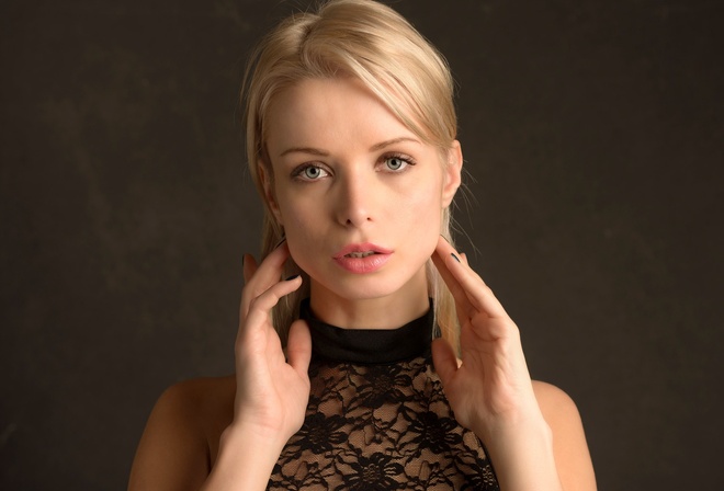 Ekaterina Enokaeva, women, blonde, portrait, simple background