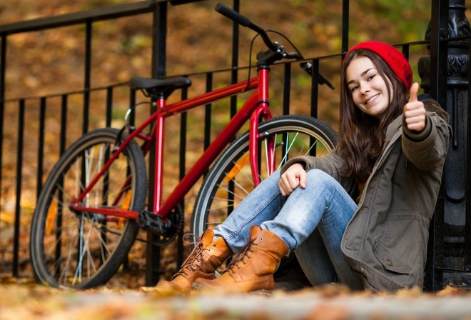 девочка, велосипед, забор, шапка, листья, осень