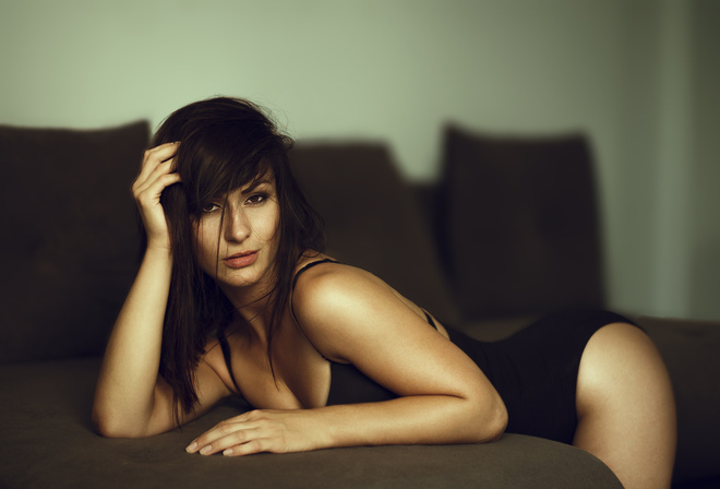 women, portrait, ass, couch, monokinis, tanned, depth of field