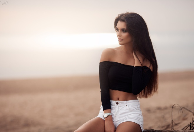 women, depth of field, tanned, belly, sand, jean shorts, long hairl, ooking away, women outdoors, portrait, sitting