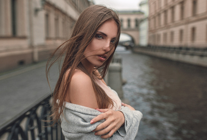 women, portrait, depth of field, arms crossed, women outdoors