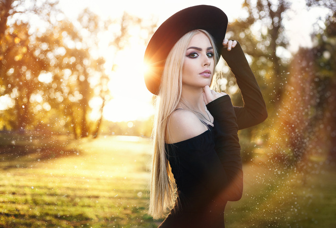 women, blonde, depth of field, black dress, hat, portrait, women outdoors, long hair, eyeliner