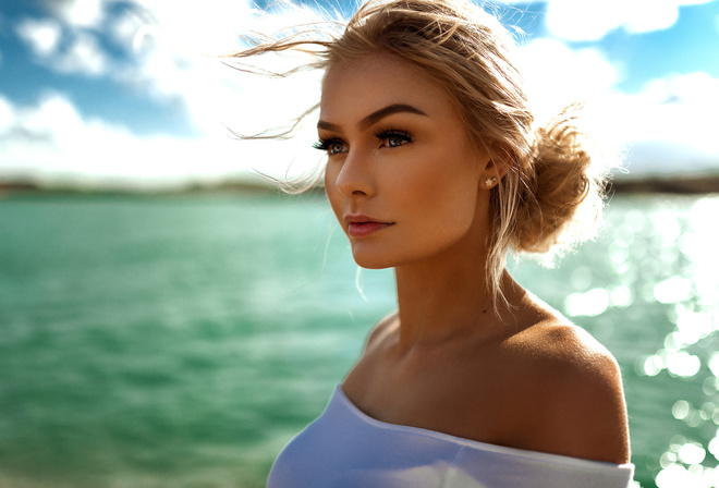 women, Miro Hofmann, face, blonde, sea, portrait, bare shoulders, sky, clouds, women outdoors