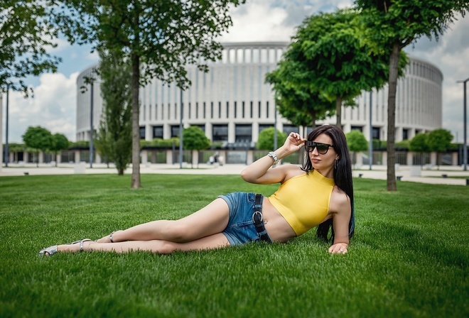 women, Lioka Grechanova, trees, brunette, jean shorts, belly, women outdoors, grass, portrait, sunglasses, pierced navel, belt