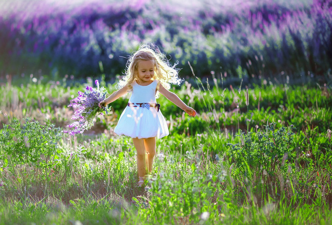 Anna Sapegina, ребёнок, девочка, малышка, радость, платье, природа, лето, поле, травы, букет, лаванда