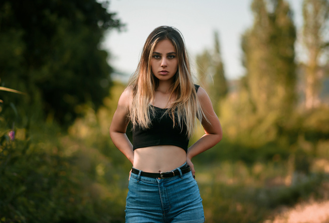 women, women outdoors, brunette, blonde, jean shorts, portrait, belt