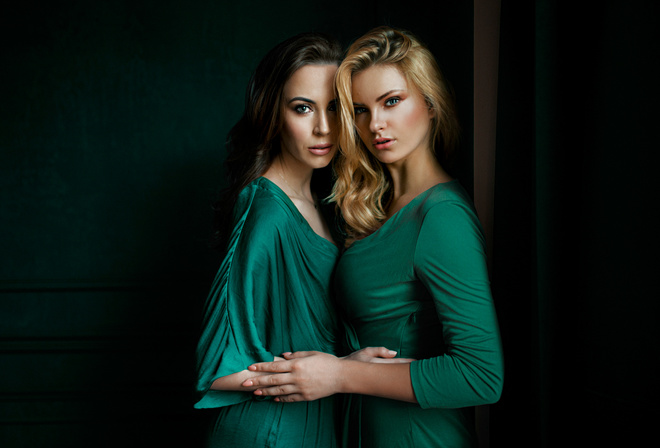 women, Damian Piorko, green dress, blonde, Carla Sonre, two women, portrait