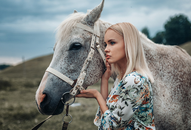 women, blonde, blue eyes, profile, women outdoors, horse, animals