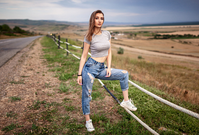 women, torn jeans, fence, ropes, sneakers, crop top, T-shirt, women outdoors, road, painted nails