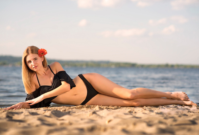 women, brunette, blonde, black swimsuit, bikini, belly, sand, river, women outdoors, hips, sky