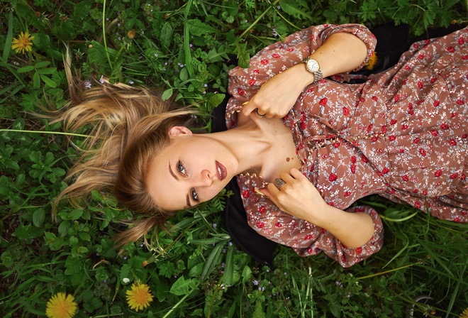 девушка, на траве, фото, Сергей Богатков
