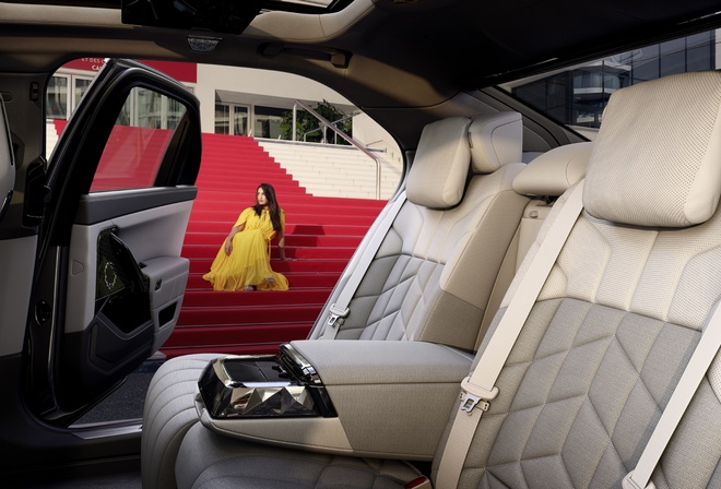 BMW, Cannes, electric luxury car, BMW i7