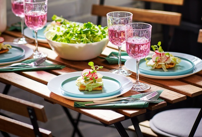 delicious spring lunch outdoors, IKEA, colourful napkins, beautiful glasses, colourful tableware