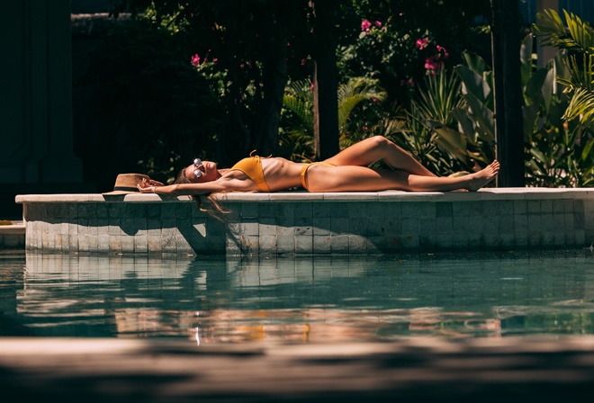 Woman, pool, sunglasses