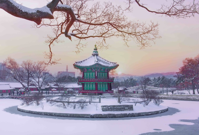 Winter, Gyeongbokgung, Hyangwonjeong Pavilion, Bridge Intoxicated with Fragrance, Seoul, South Korea