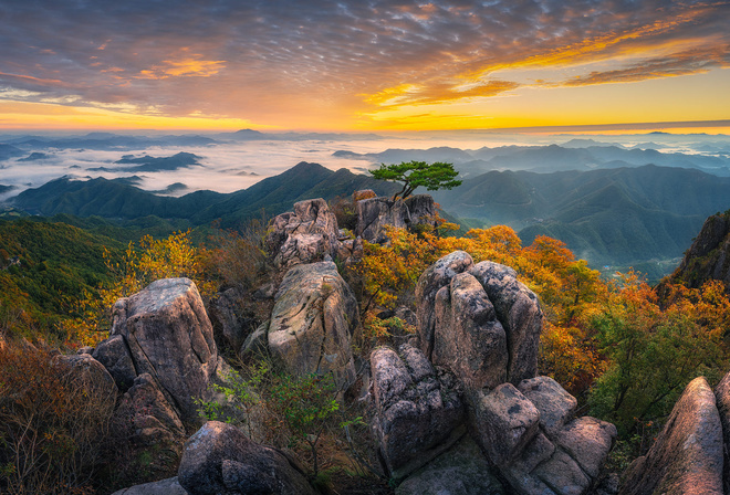 осінь, гори, скелі, дерева, схід сонця, хмари, Kim Jisung