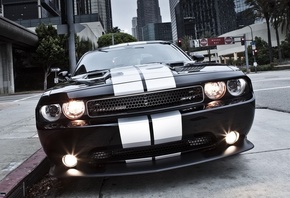 Dodge Challenger SRT, ����