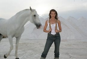горы, лошадь, песок, Yvonne catterfeld