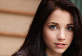 ������, ������, ����, Emily Rudd