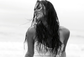 Megan Fox, Меган Фокс, брюнетка, черно белое фото, мокрая, мокрые волосы, а ...
