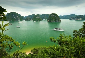 природа, вьетнам, красиво, горы, скалы, корабли, туристы, небо, пасмурно, к ...