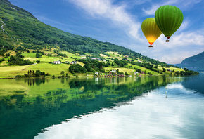 природа, река, горы, холм, дома, воздушные шары