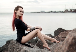 Julia Tyki, women, skinny, black dress, dyed hair, rocks, sea, tattoos, portrait, pierced nose, nose rings, long hair, sitting